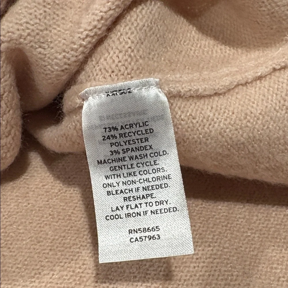 Caslon - Women's High/Low V-Neck Sweater.  Size XL. Light pink